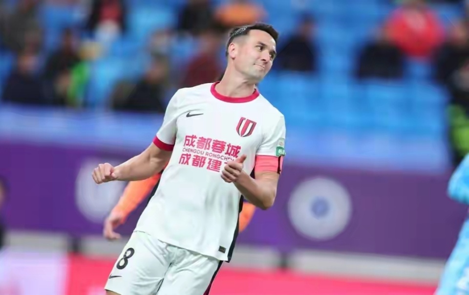 传来一系列, 球迷们的担 传来一系列, 球迷们的担