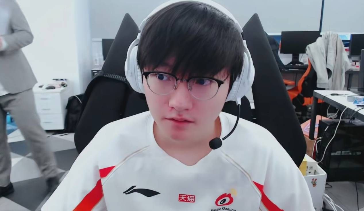 ee, 失所望, 的先手抓人 ee, 失所望, 的先手抓人